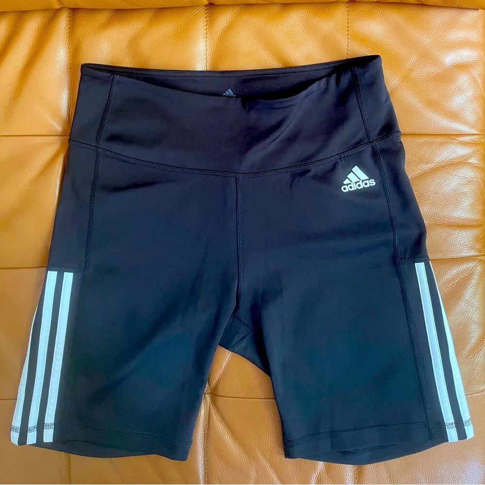 Adidas Women's Aeroready Three Stripes Logo Bike Cycle Shorts in Black Large